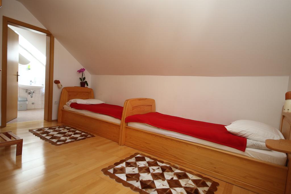 Penzion Pr' Betel Jesenice Exterior foto